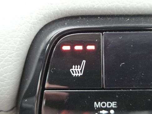 Used 2025 Honda Pilot EX-L image 5