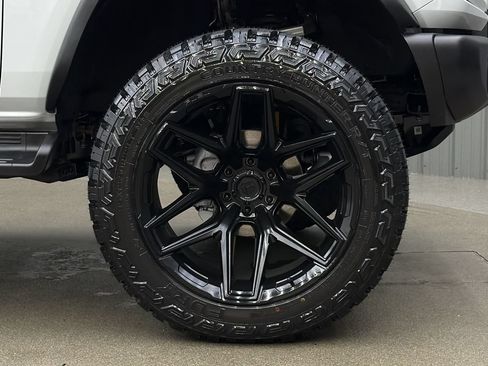 Used 2026 Ford Bronco Heritage Edition AWD/4WD image 9