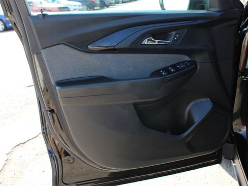 Used 2023 Chevrolet TrailBlazer LT FWD image 14