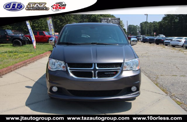 Used 2020 Dodge Grand Caravan SXT FWD image 2