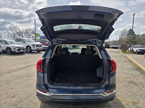Used 2024 GMC Terrain Denali image 19