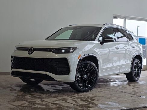 New 2026 Volkswagen Tiguan SE R-Line AWD/4WD image 2