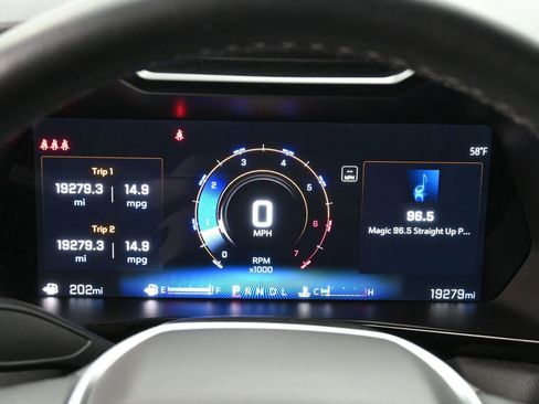 Used 2024 Chevrolet Colorado LT w/ LT Convenience Package image 8