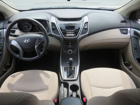 Used 2016 Hyundai Elantra SE FWD image 12