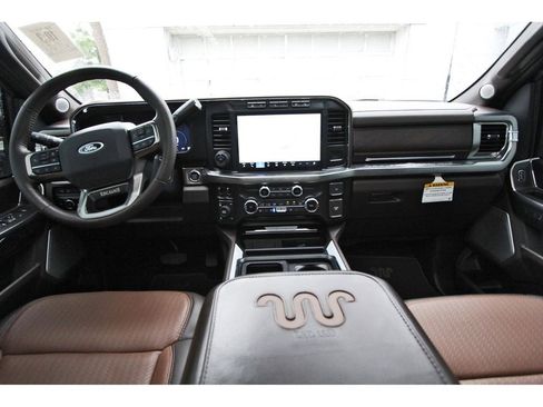 Used 2024 Ford F250 King Ranch w/ FX4 Off-Road Package AWD/4WD image 9