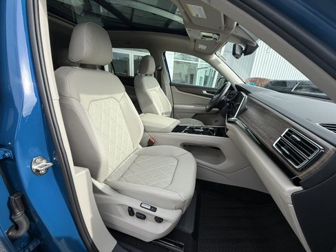 Used 2025 Volkswagen Atlas SEL Premium R-Line image 27