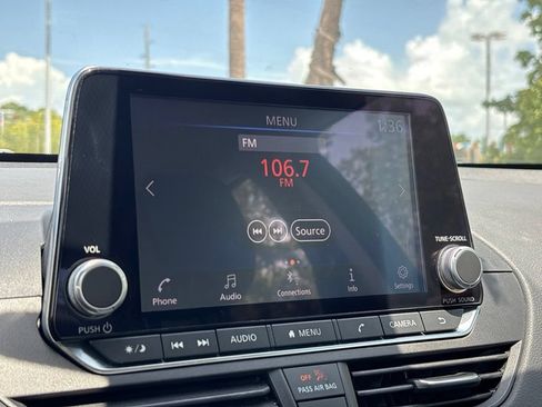 Used 2022 Nissan Altima 2.5 SV FWD image 23