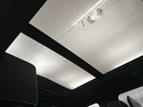 New 2026 Chevrolet Suburban Premier image 18