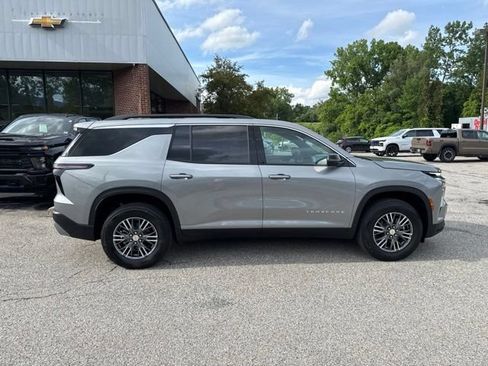 New 2026 Chevrolet Traverse LT w/ Driver Confidence Package AWD/4WD image 8