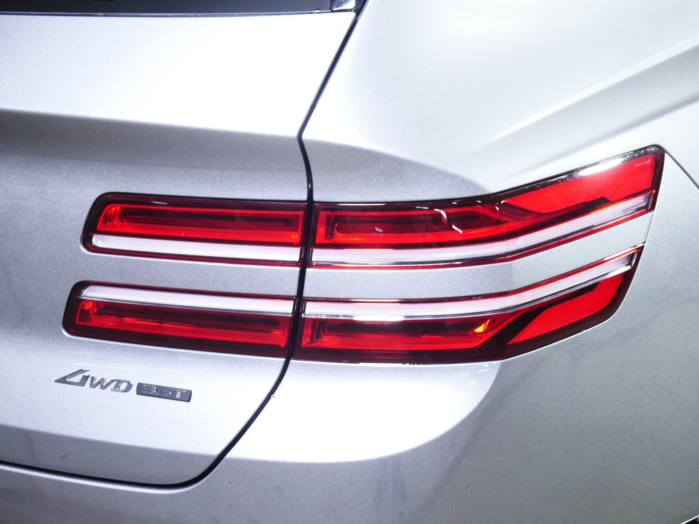 Certified 2025 Genesis GV80 3.5T Prestige AWD/4WD image 17