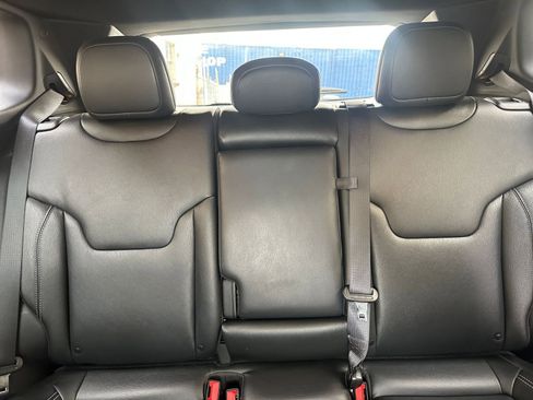 Used 2025 Jeep Compass Limited image 38