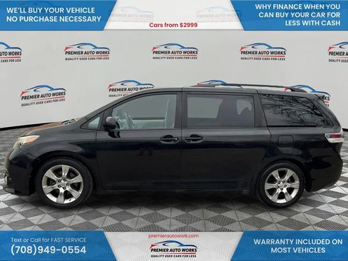Used 2012 Toyota Sienna SE FWD image 9