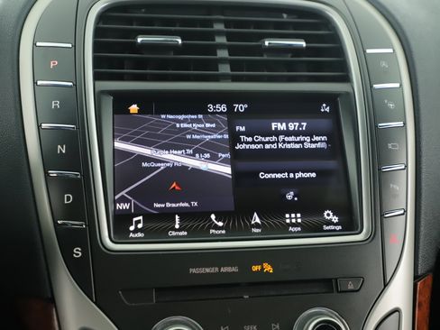 Used 2019 Lincoln Nautilus Reserve image 24