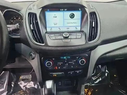 Used 2019 Ford Escape SEL image 11