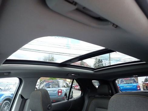 Used 2019 Chevrolet Equinox LT w/ Sun & Navigation Package AWD/4WD image 24