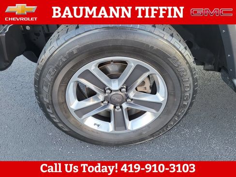 Used 2018 Jeep Wrangler Unlimited Sahara AWD/4WD image 24