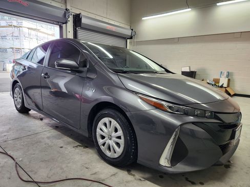 Used 2021 Toyota Prius Prime Limited image 25