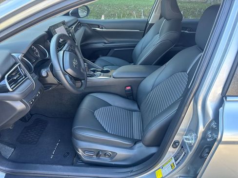 Used 2023 Toyota Camry SE image 15