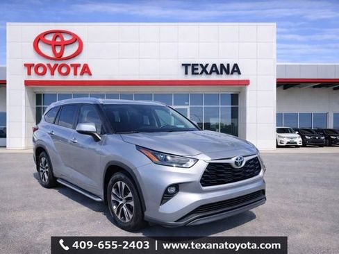Used 2023 Toyota Highlander XLE image 1