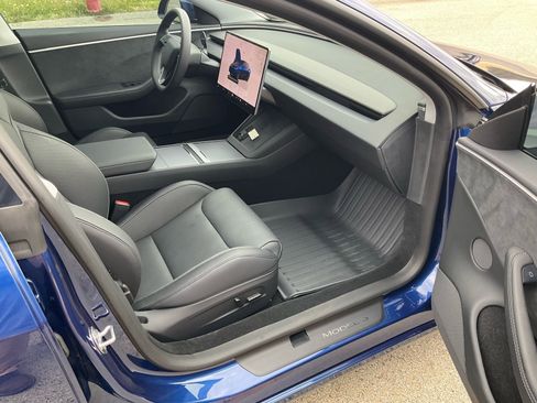 Used 2025 Tesla Model 3 Performance image 24