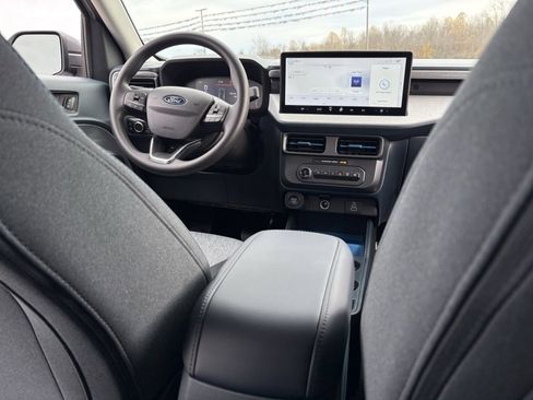 New 2025 Ford Maverick XLT image 28