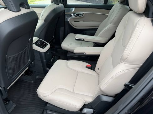 Certified 2026 Volvo XC90 T8 Ultra w/ Lounge Package AWD/4WD image 21