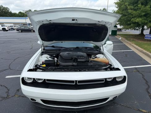 Used 2021 Dodge Challenger SXT RWD image 24