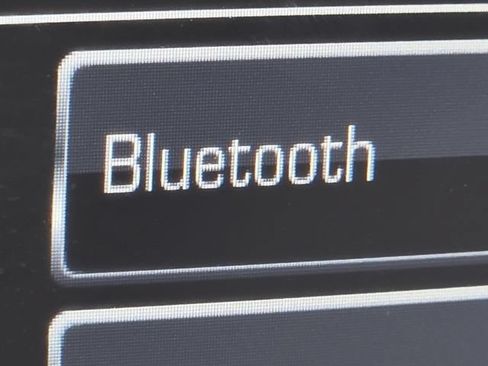 Used 2018 Chevrolet Colorado LT w/ Luxury Package, Chrome AWD/4WD image 6