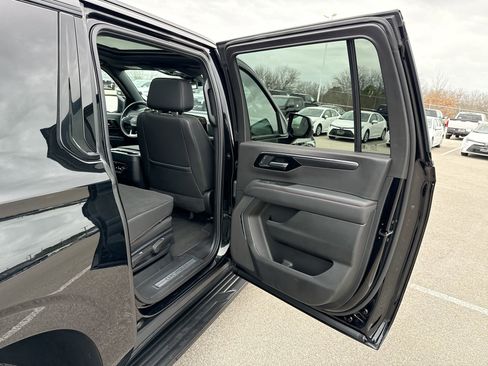 Used 2025 Chevrolet Suburban RST w/ Sun And Tow Package image 20