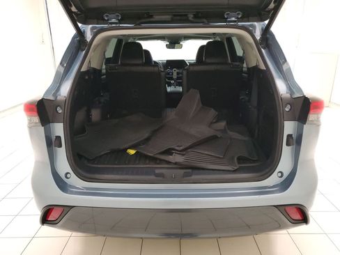 Used 2023 Toyota Highlander XLE FWD image 22