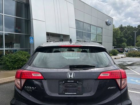 Used 2017 Honda HR-V LX image 4