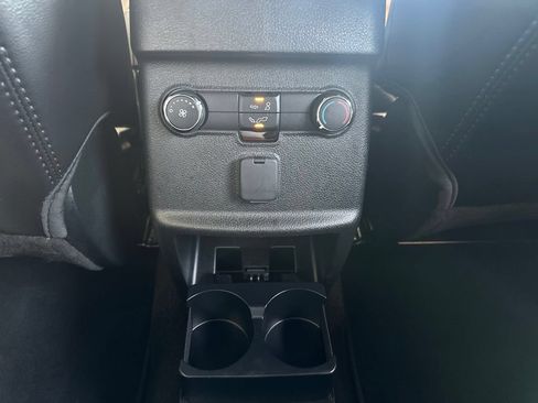 Used 2019 Ford Explorer XLT w/ Equipment Group 202A AWD/4WD image 21