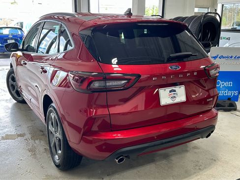 Used 2024 Ford Escape ST-Line w/ Tech Pack #1 AWD/4WD image 6