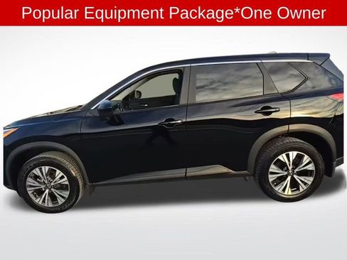 Used 2023 Nissan Rogue SV image 2