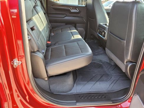 Used 2024 Chevrolet Silverado 1500 High Country w/ High Country Premium Package AWD/4WD image 11