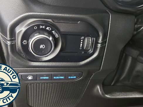 Used 2024 Jeep Wrangler Unlimited Sahara w/ Technology Group image 23