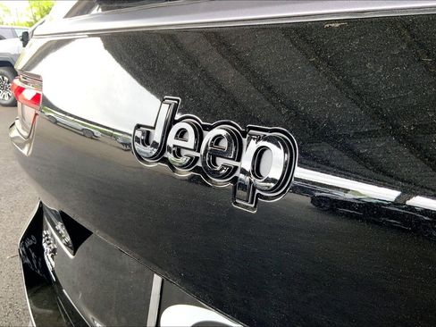 New 2026 Jeep Grand Cherokee L 4WD image 21