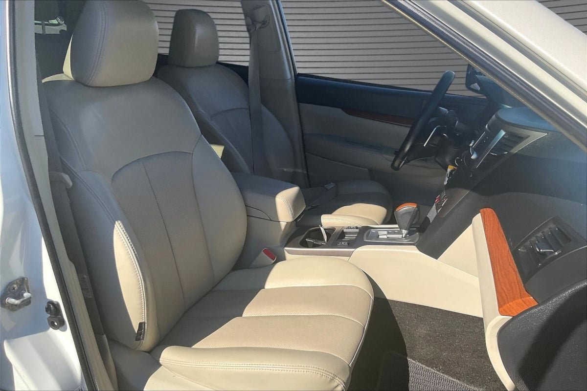 Used 2014 Subaru Outback 2.5i Limited w/ Moonroof Package AWD/4WD image 27
