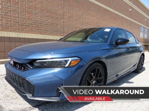 Used 2025 Honda Civic Sport image 1