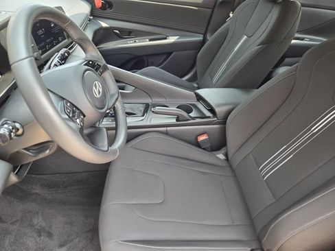Certified 2025 Hyundai Elantra Sport FWD image 10
