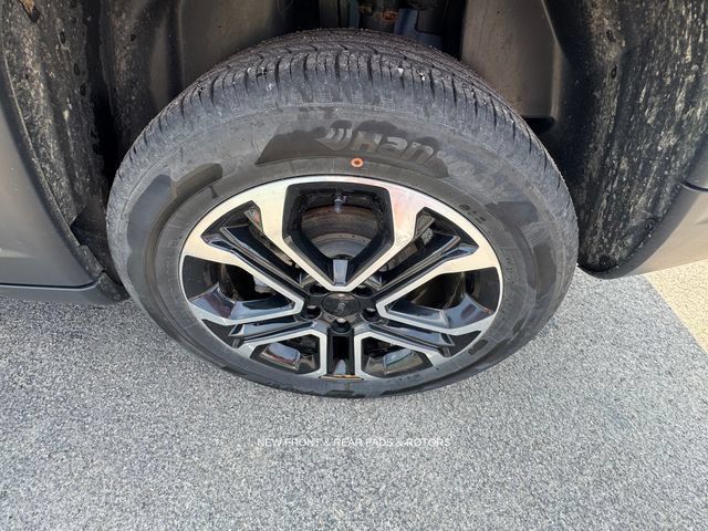 Used 2023 Jeep Compass Limited AWD/4WD image 16
