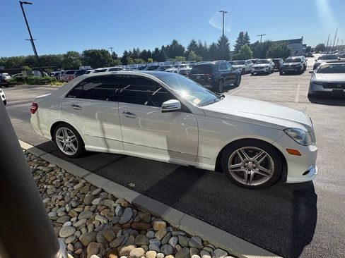 Used 2013 Mercedes-Benz E 350 4MATIC Sedan image 5