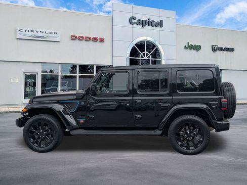 Used 2021 Jeep Wrangler Unlimited Sahara AWD/4WD image 8