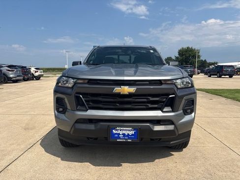 Used 2024 Chevrolet Colorado LT w/ LT Convenience Package II AWD/4WD image 4