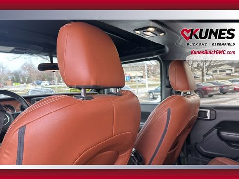 Used 2021 Jeep Gladiator Sport image 37