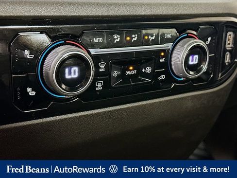 Used 2023 Chevrolet Silverado 1500 LT AWD/4WD image 22