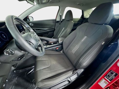 Certified 2023 Hyundai Elantra SEL w/ Convenience Package image 11