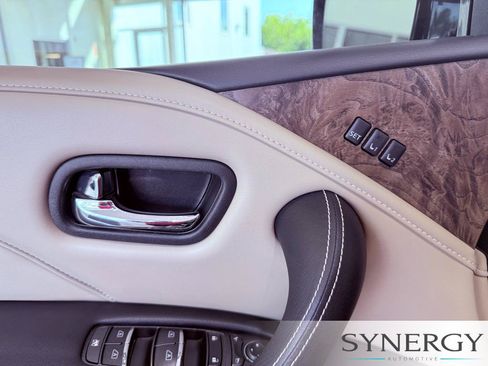 Used 2023 INFINITI QX80 Premium Select w/ All-Season Package RWD image 21
