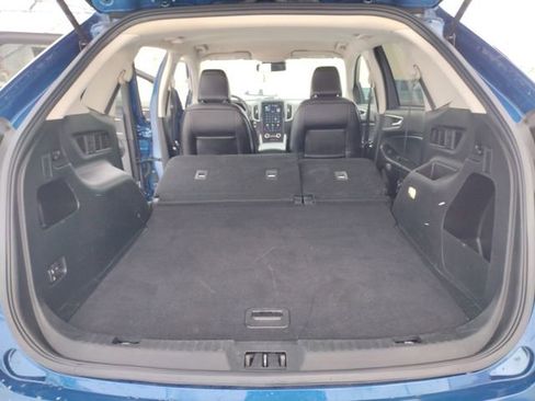 Used 2022 Ford Edge SEL image 39