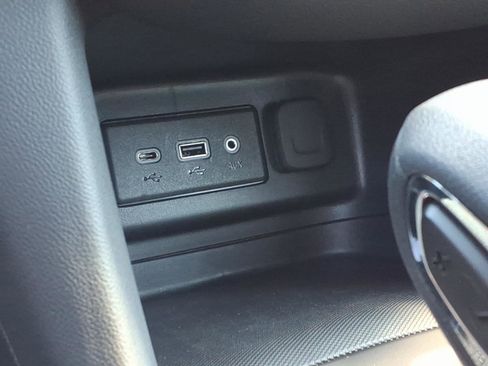 Used 2024 Chevrolet Equinox LT image 22